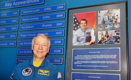 NASA ASTRONOTU / Astronot Charles WALKER (2010)